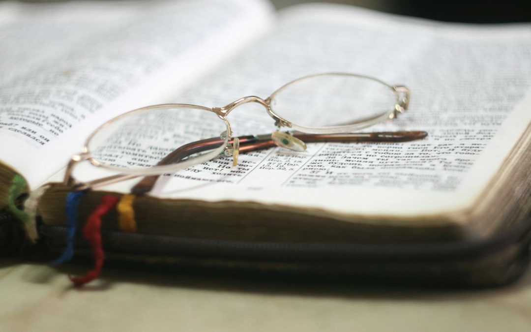 Czy Biblia to Pismo Święte? Różnice w nazewnictwie i znaczeniu